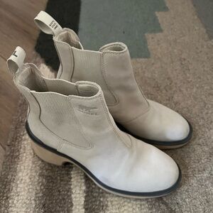 Sorel Hi-Line Chelsea waterproof boot